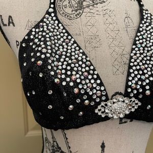Black Glitter Velvet Figure Competition Suit